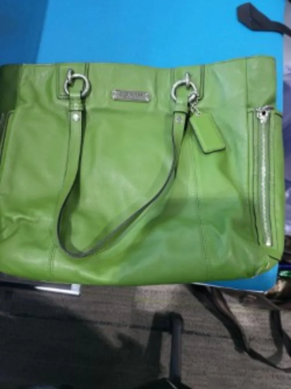 Coach apple green leather tote shoulder bag F19456